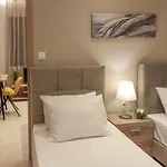 아파트 Chrissomallis *